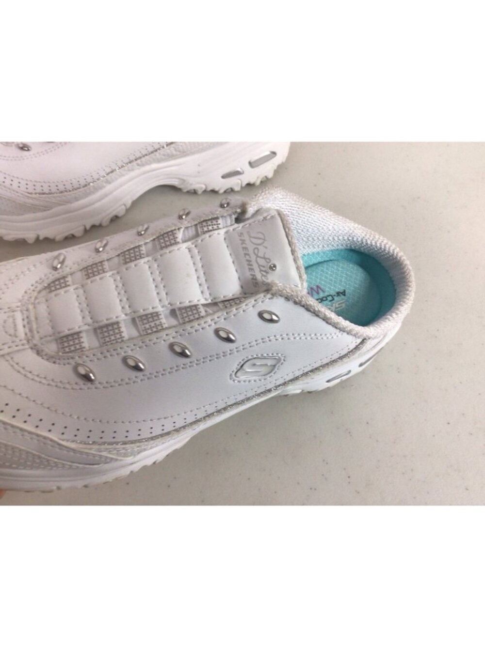 Skechers D'Lites Mules White Memory Foam Slip On Sneakers Women 6.5 - Picture 2 of 8